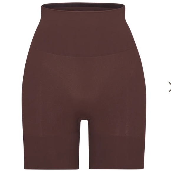 SKIMS NWOT Seamless Sculpt Shorts Mid Thigh Butt Enhancing Sz Small, Large Cocoa - Picture 3 of 6